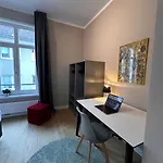 아파트 Uferresidenz - Stilvoller Altbau-charme Mit Balkon, Wasserblick Und Platz Fuer Ganze Familie