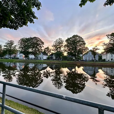 Uferresidenz Moderner Altbau, Kanalblick, Balkon, Parken *
