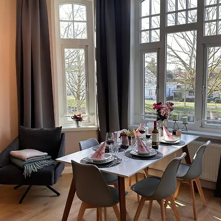 Uferresidenz Moderner Altbau, Kanalblick, Balkon, Parken * Oldenburg