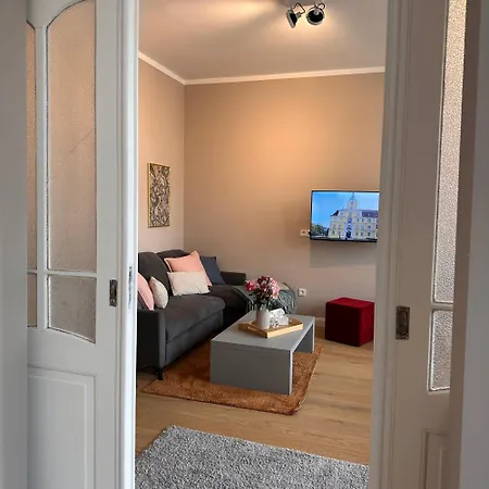 Uferresidenz - Stilvoller Altbau-charme Mit Balkon, Wasserblick Und Platz Fuer Ganze Familie 아파트 올덴부르크