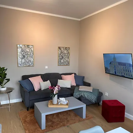 아파트 Uferresidenz - Stilvoller Altbau-charme Mit Balkon, Wasserblick Und Platz Fuer Ganze Familie 올덴부르크