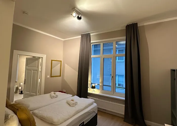 Uferresidenz Moderner Altbau, Kanalblick, Balkon, Parken Oldenburg