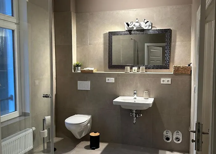 Lejlighed Uferresidenz Moderner Altbau, Kanalblick, Balkon, Parken *